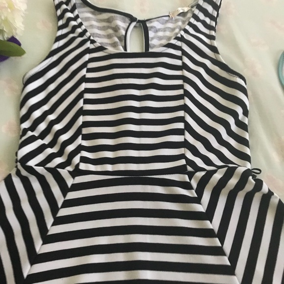 Black and white sweetheart dress - Picture 2 of 4